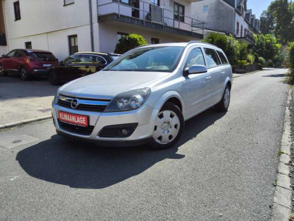 Opel Astra bei Gebrauchtwagen.expert - Hauptabbildung Opel Astra bei Gebrauchtwagen.expert - Hauptabbildung