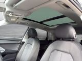 Audi Q3 bei Gebrauchtwagen.expert - Abbildung (14 / 15) Audi Q3 bei Gebrauchtwagen.expert - Abbildung (14 / 15)