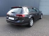 VW Passat bei Gebrauchtwagen.expert - Abbildung (12 / 15) VW Passat bei Gebrauchtwagen.expert - Abbildung (12 / 15)