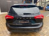 Ford Focus Turnier bei Gebrauchtwagen.expert - Abbildung (6 / 15)