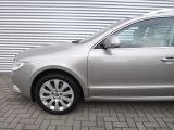 Skoda Superb bei Gebrauchtwagen.expert - Abbildung (4 / 10)