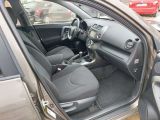 Toyota RAV 4 bei Gebrauchtwagen.expert - Abbildung (13 / 15) Toyota RAV 4 bei Gebrauchtwagen.expert - Abbildung (13 / 15)