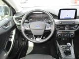 Ford Focus Turnier bei Gebrauchtwagen.expert - Abbildung (8 / 15) Ford Focus Turnier bei Gebrauchtwagen.expert - Abbildung (8 / 15)
