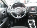 Jeep Compass bei Gebrauchtwagen.expert - Abbildung (8 / 12) Jeep Compass bei Gebrauchtwagen.expert - Abbildung (8 / 12)