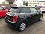 Mini Cooper bei Gebrauchtwagen.expert - Abbildung (13 / 15)