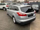 Ford Focus Turnier bei Gebrauchtwagen.expert - Abbildung (4 / 15) Ford Focus Turnier bei Gebrauchtwagen.expert - Abbildung (4 / 15)