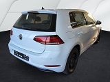 VW Golf bei Gebrauchtwagen.expert - Abbildung (2 / 3)