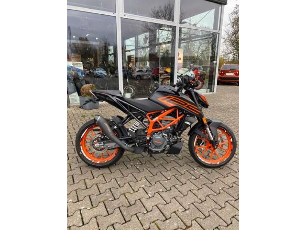 KTM 125 bei Gebrauchtwagen.expert - Hauptabbildung