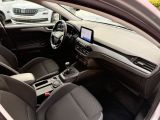 Ford Focus Turnier bei Gebrauchtwagen.expert - Abbildung (13 / 15) Ford Focus Turnier bei Gebrauchtwagen.expert - Abbildung (13 / 15)