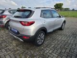 Kia Stonic bei Gebrauchtwagen.expert - Abbildung (5 / 15)