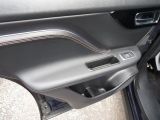 Jaguar F-Pace bei Gebrauchtwagen.expert - Abbildung (13 / 15)