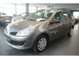 Renault Clio bei Gebrauchtwagen.expert - Abbildung (3 / 12)