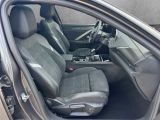 Opel Astra bei Gebrauchtwagen.expert - Abbildung (9 / 15) Opel Astra bei Gebrauchtwagen.expert - Abbildung (9 / 15)