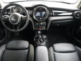 Mini Cooper bei Gebrauchtwagen.expert - Abbildung (4 / 15) Mini Cooper bei Gebrauchtwagen.expert - Abbildung (4 / 15)