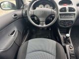 Peugeot 206 bei Gebrauchtwagen.expert - Abbildung (10 / 15) Peugeot 206 bei Gebrauchtwagen.expert - Abbildung (10 / 15)