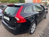 Volvo V60 bei Gebrauchtwagen.expert - Abbildung (4 / 15)