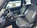 Mini Cooper bei Gebrauchtwagen.expert - Abbildung (13 / 15)