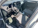 VW T-Roc bei Gebrauchtwagen.expert - Abbildung (13 / 15) VW T-Roc bei Gebrauchtwagen.expert - Abbildung (13 / 15)