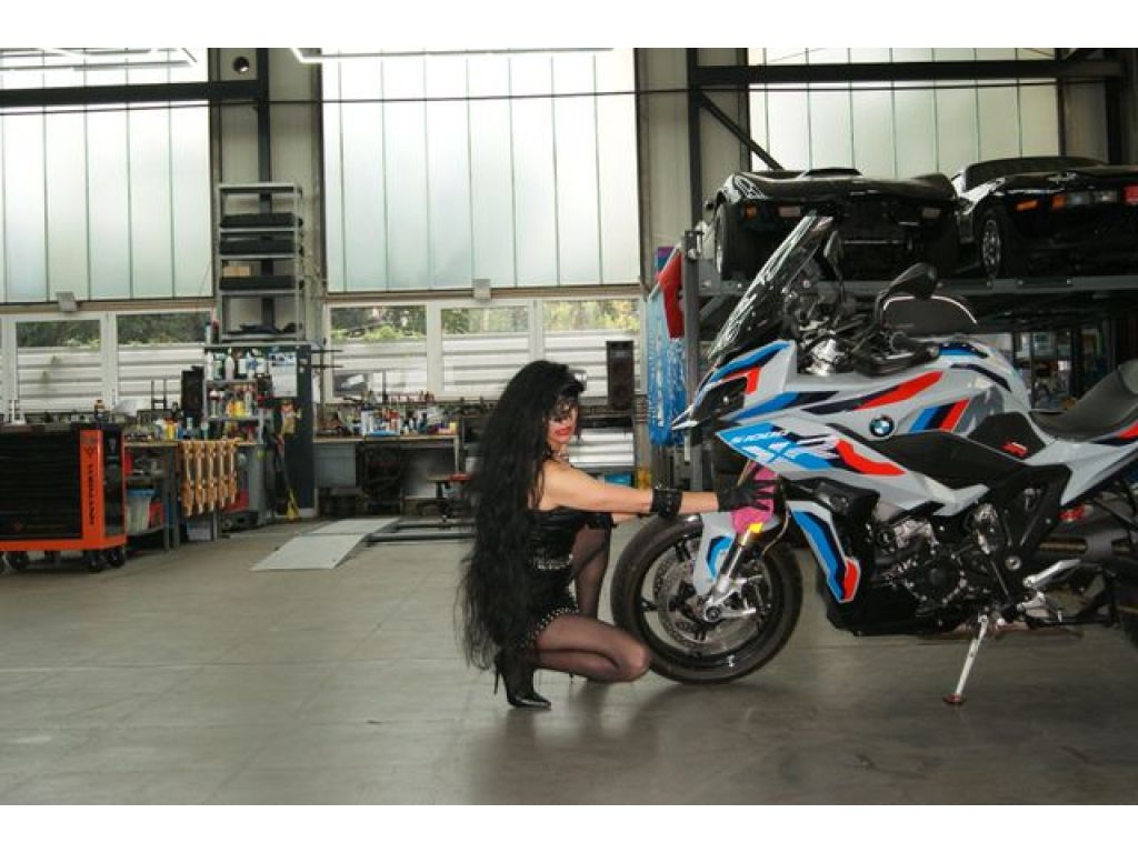 Kawasaki ER-6 bei Gebrauchtwagen.expert - Hauptabbildung Kawasaki ER-6 bei Gebrauchtwagen.expert - Hauptabbildung