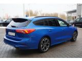 Ford Focus Turnier bei Gebrauchtwagen.expert - Abbildung (6 / 15) Ford Focus Turnier bei Gebrauchtwagen.expert - Abbildung (6 / 15)