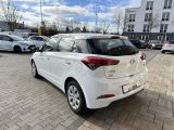 Hyundai i20 bei Gebrauchtwagen.expert - Abbildung (4 / 15)