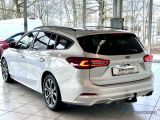 Ford Focus Turnier bei Gebrauchtwagen.expert - Abbildung (4 / 15)