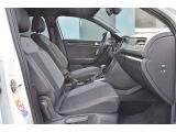 VW T-Roc bei Gebrauchtwagen.expert - Abbildung (8 / 15) VW T-Roc bei Gebrauchtwagen.expert - Abbildung (8 / 15)