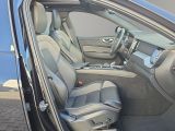 Volvo XC60 bei Gebrauchtwagen.expert - Abbildung (10 / 15) Volvo XC60 bei Gebrauchtwagen.expert - Abbildung (10 / 15)
