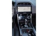 Jaguar XE bei Gebrauchtwagen.expert - Abbildung (13 / 15)