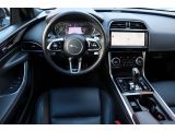 Jaguar XE bei Gebrauchtwagen.expert - Abbildung (12 / 15)