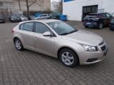 Chevrolet Cruze bei Gebrauchtwagen.expert - Abbildung (3 / 15)