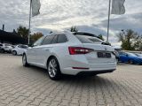 Skoda Superb bei Gebrauchtwagen.expert - Abbildung (2 / 15)