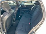 Volvo V60 bei Gebrauchtwagen.expert - Abbildung (13 / 15) Volvo V60 bei Gebrauchtwagen.expert - Abbildung (13 / 15)