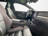 Volvo V60 bei Gebrauchtwagen.expert - Abbildung (12 / 15) Volvo V60 bei Gebrauchtwagen.expert - Abbildung (12 / 15)