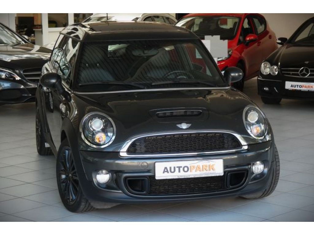 Mini Clubman Cooper bei Gebrauchtwagen.expert - Hauptabbildung Mini Clubman Cooper bei Gebrauchtwagen.expert - Hauptabbildung