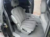 Chrysler Voyager bei Gebrauchtwagen.expert - Abbildung (13 / 15) Chrysler Voyager bei Gebrauchtwagen.expert - Abbildung (13 / 15)