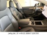 Tesla Model 3 bei Gebrauchtwagen.expert - Abbildung (3 / 15) Tesla Model 3 bei Gebrauchtwagen.expert - Abbildung (3 / 15)