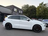 Porsche Cayenne bei Gebrauchtwagen.expert - Abbildung (2 / 15) Porsche Cayenne bei Gebrauchtwagen.expert - Abbildung (2 / 15)