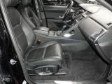 Jaguar E-Pace bei Gebrauchtwagen.expert - Abbildung (2 / 15)