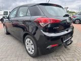 Hyundai i20 bei Gebrauchtwagen.expert - Abbildung (2 / 10)