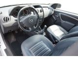 Dacia Duster bei Gebrauchtwagen.expert - Abbildung (11 / 15) Dacia Duster bei Gebrauchtwagen.expert - Abbildung (11 / 15)