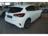 Ford Focus ST bei Gebrauchtwagen.expert - Abbildung (3 / 13) Ford Focus ST bei Gebrauchtwagen.expert - Abbildung (3 / 13)
