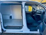 Opel Vivaro bei Gebrauchtwagen.expert - Abbildung (11 / 15)