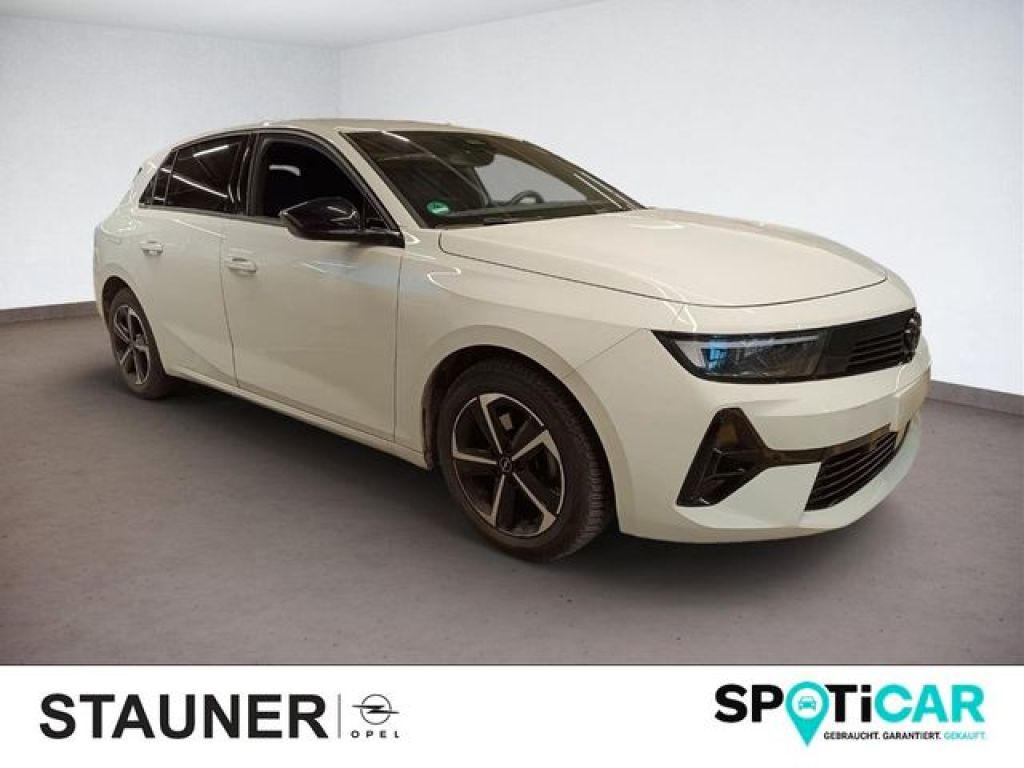Opel Astra bei Gebrauchtwagen.expert - Hauptabbildung Opel Astra bei Gebrauchtwagen.expert - Hauptabbildung