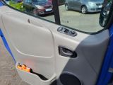 Opel Vivaro bei Gebrauchtwagen.expert - Abbildung (12 / 15) Opel Vivaro bei Gebrauchtwagen.expert - Abbildung (12 / 15)