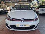 VW Golf GTI bei Gebrauchtwagen.expert - Abbildung (3 / 15)