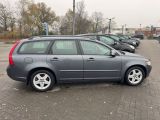 Volvo V50 bei Gebrauchtwagen.expert - Abbildung (9 / 13) Volvo V50 bei Gebrauchtwagen.expert - Abbildung (9 / 13)
