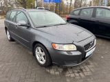Volvo V50 bei Gebrauchtwagen.expert - Abbildung (3 / 13) Volvo V50 bei Gebrauchtwagen.expert - Abbildung (3 / 13)