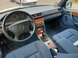 Mercedes-Benz E-Klasse bei Gebrauchtwagen.expert - Abbildung (3 / 4)