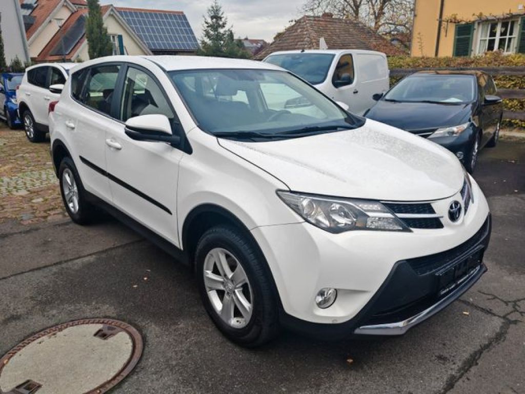 Toyota RAV 4 bei Gebrauchtwagen.expert - Hauptabbildung Toyota RAV 4 bei Gebrauchtwagen.expert - Hauptabbildung